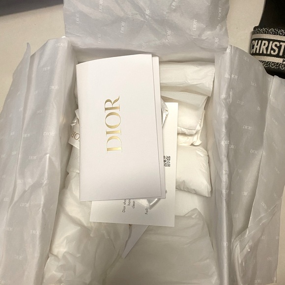Christian Dior Dway sandals *Authentic* - Picture 3 of 15